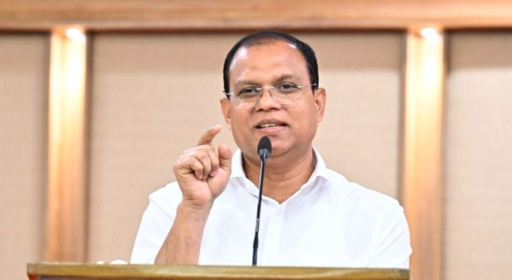 স্বৈরাচারের রেখে যাওয়া ভঙ্গুর দেশে ছয় মাস পার করাই সরকারের বড় সফলতা